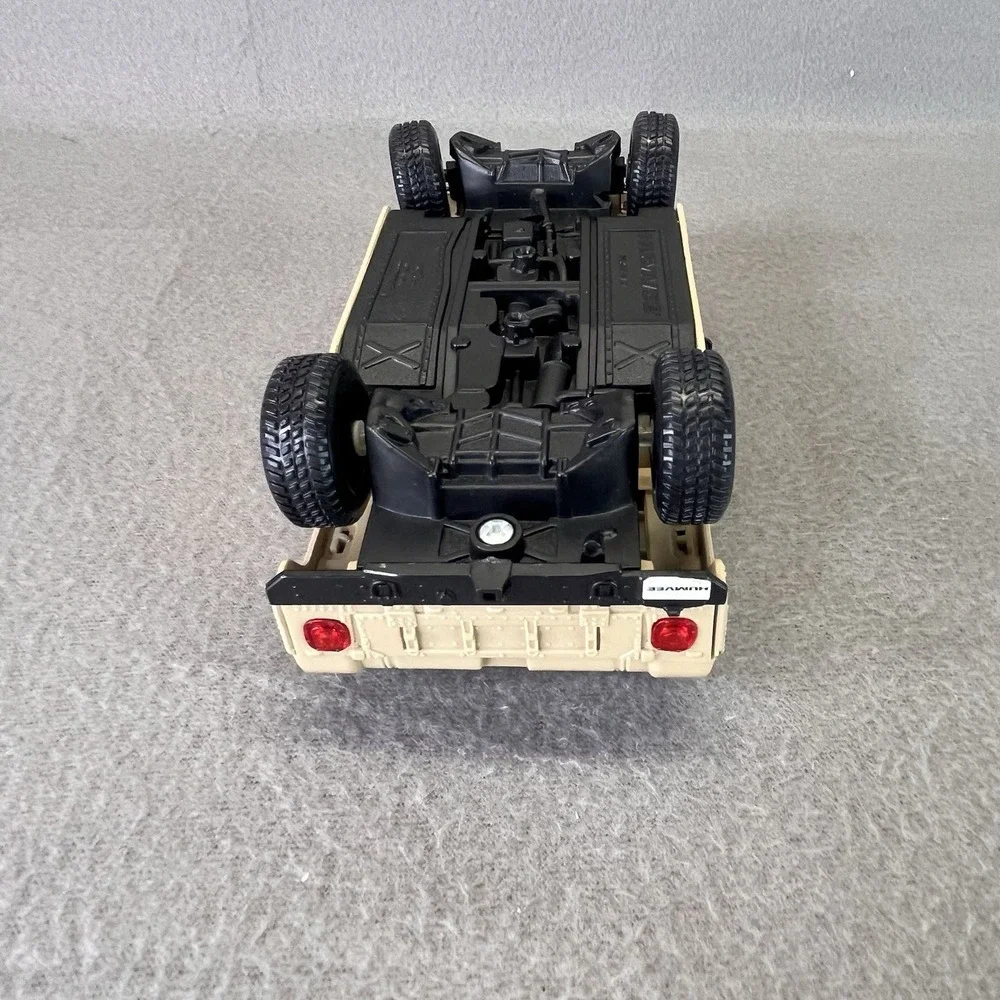 Maisto Military Humvee Hummer H1 1:27 Die Cast Model Tan Desert Army Vehicle